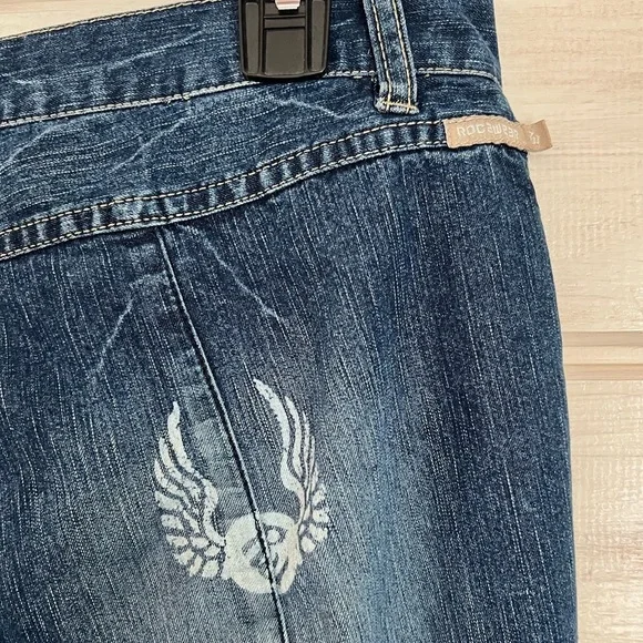 Vintage Rocawear Flare Bell
Bottom Stretch Blue Jeans
Womens Size 7 / 8 - Picture 5 of 13